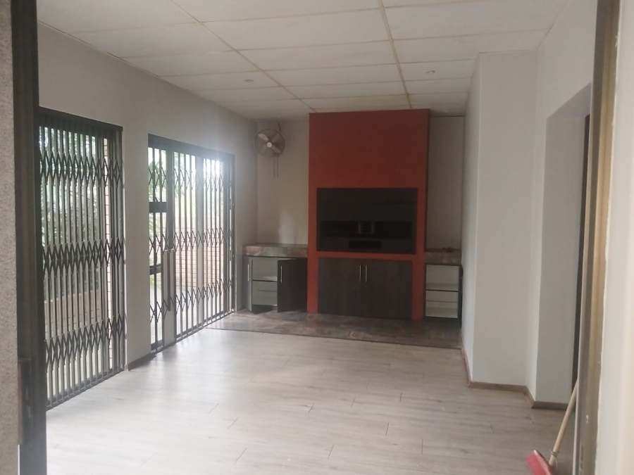 To Let 3 Bedroom Property for Rent in Hillsboro Free State